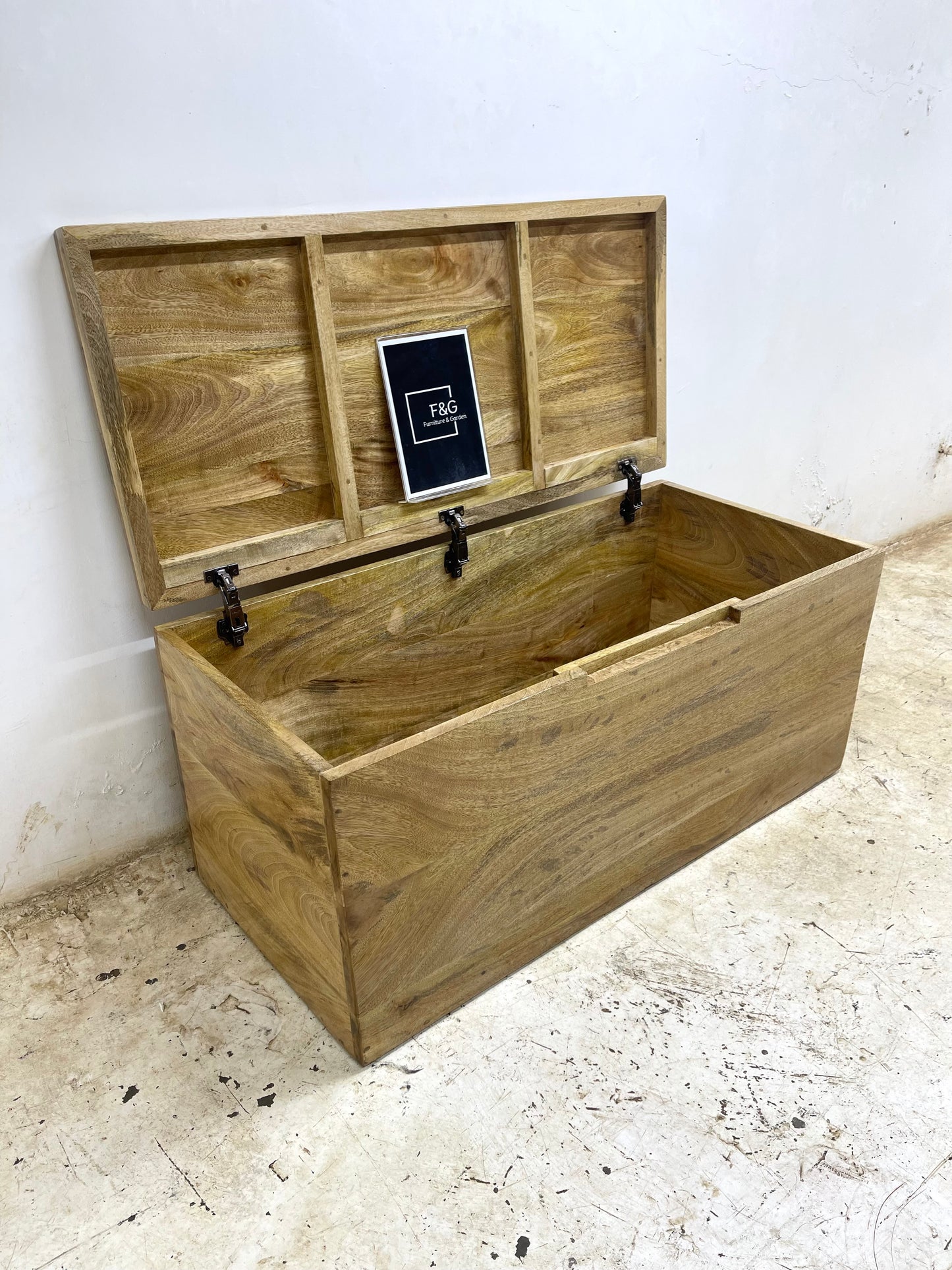 The Kura chest Console
