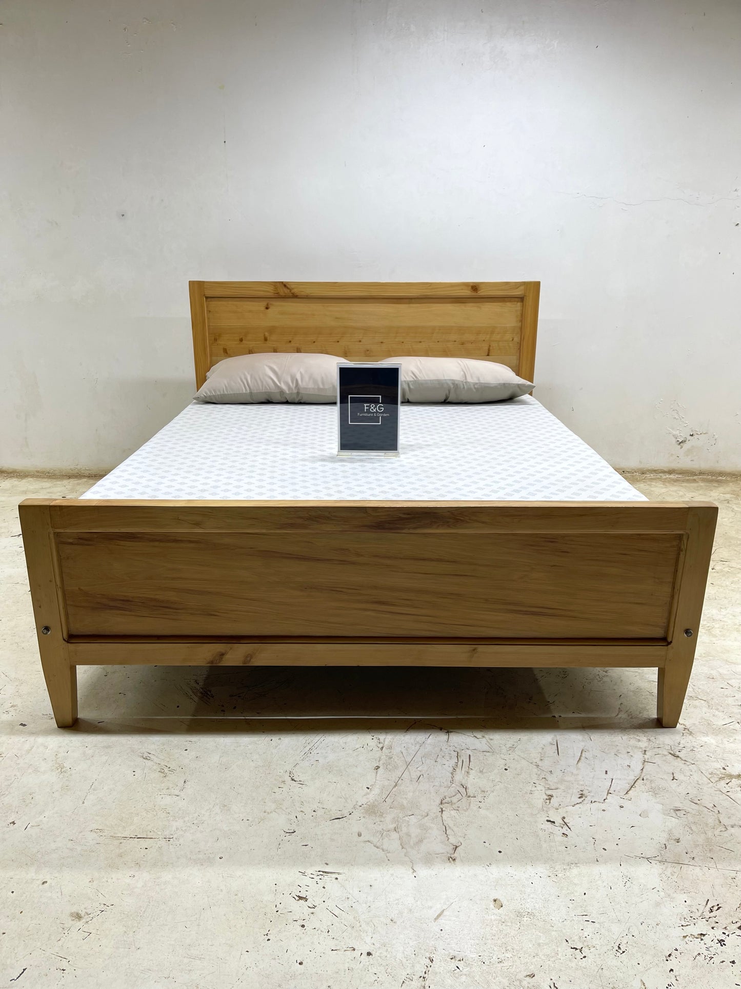The Celestia Bed