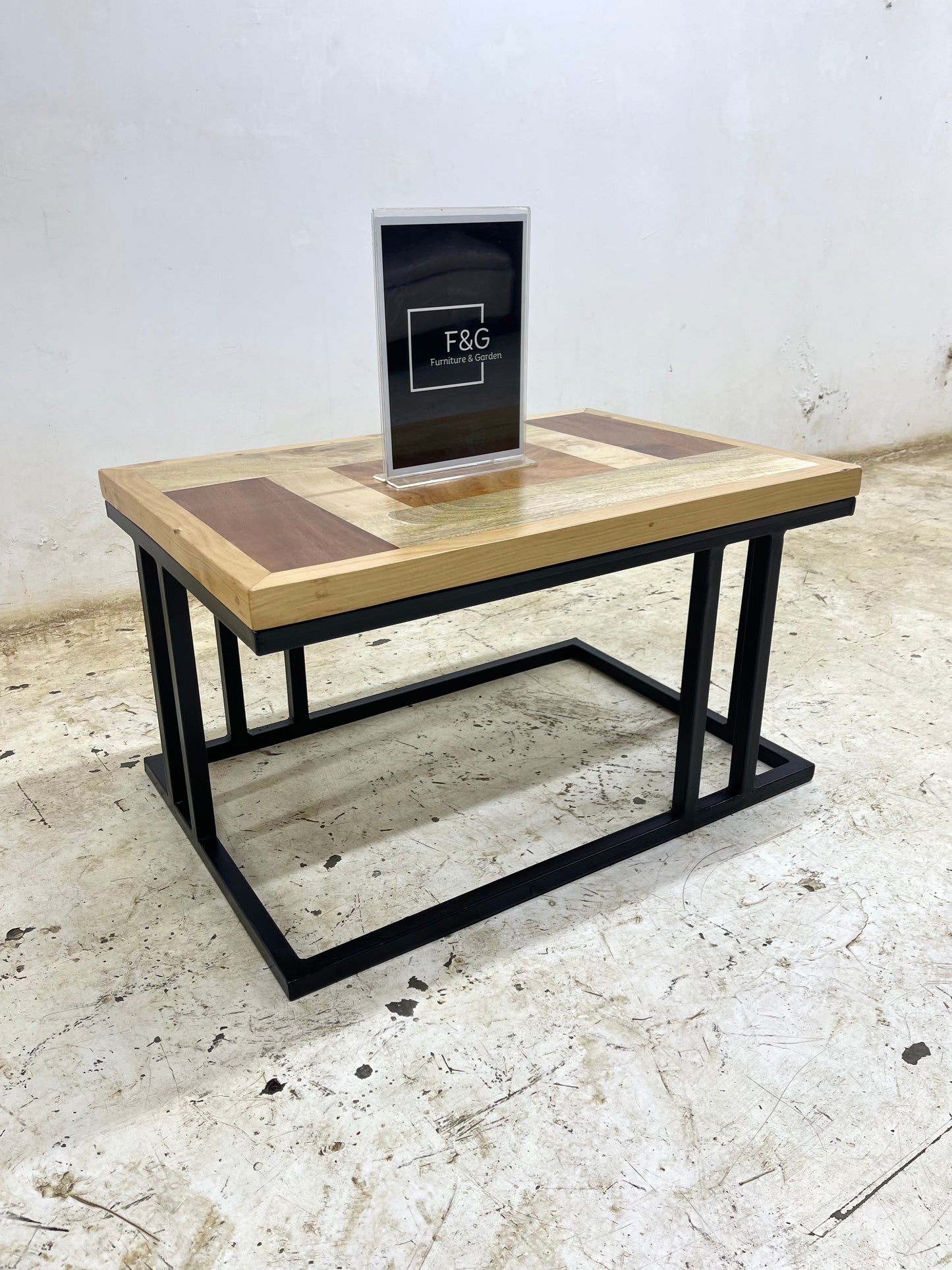 The Valdur Coffee Table