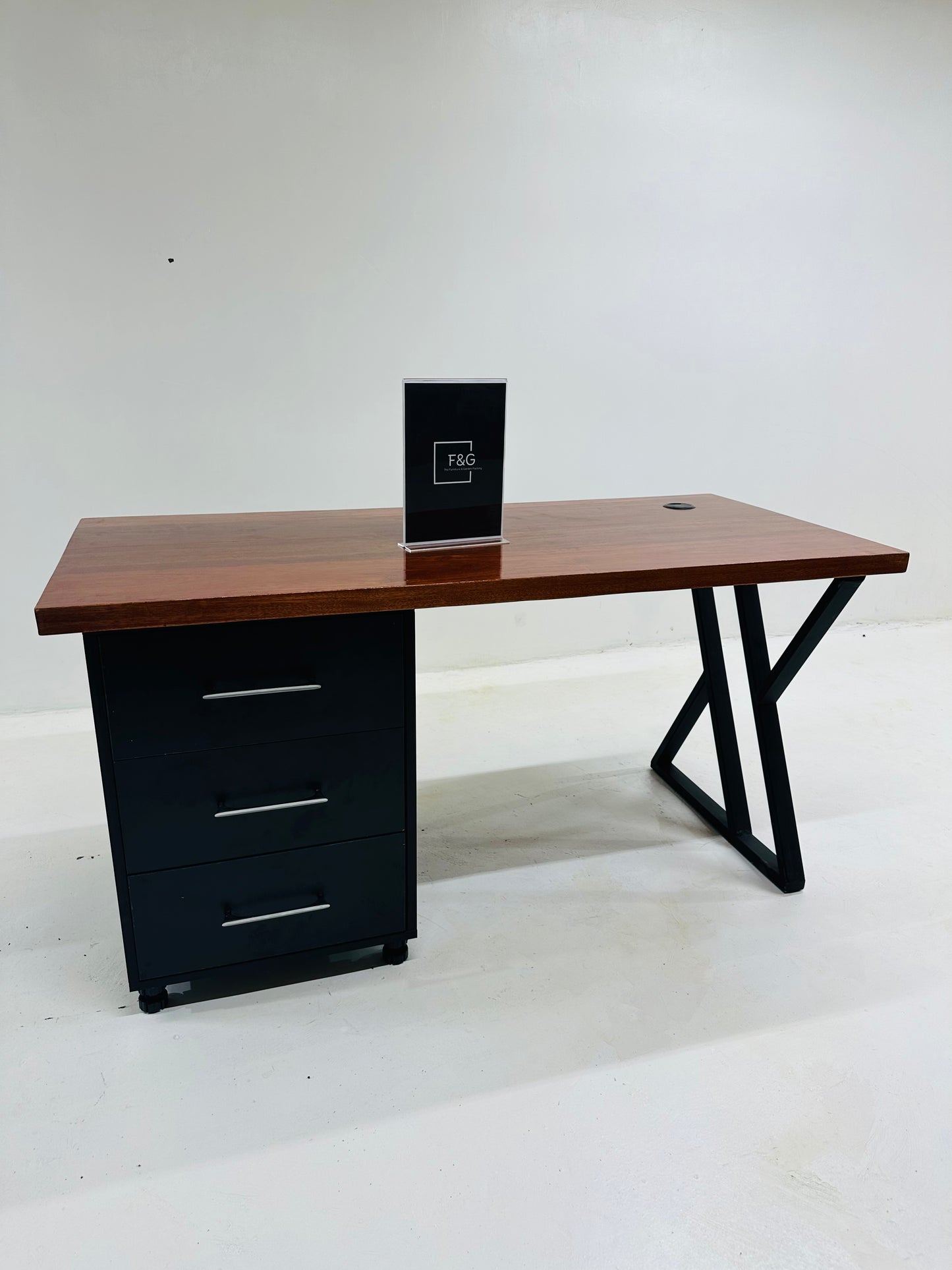 The Ekra Office Table