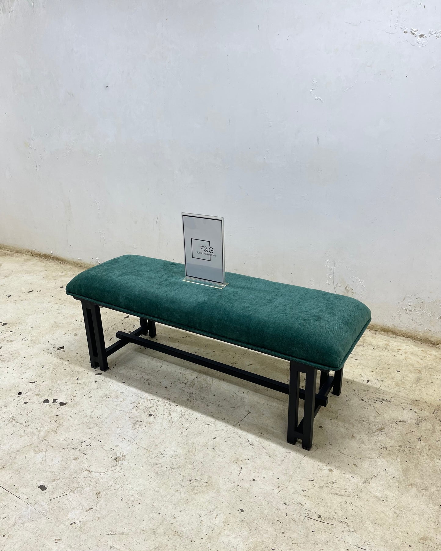 The Ezlyn Bench.