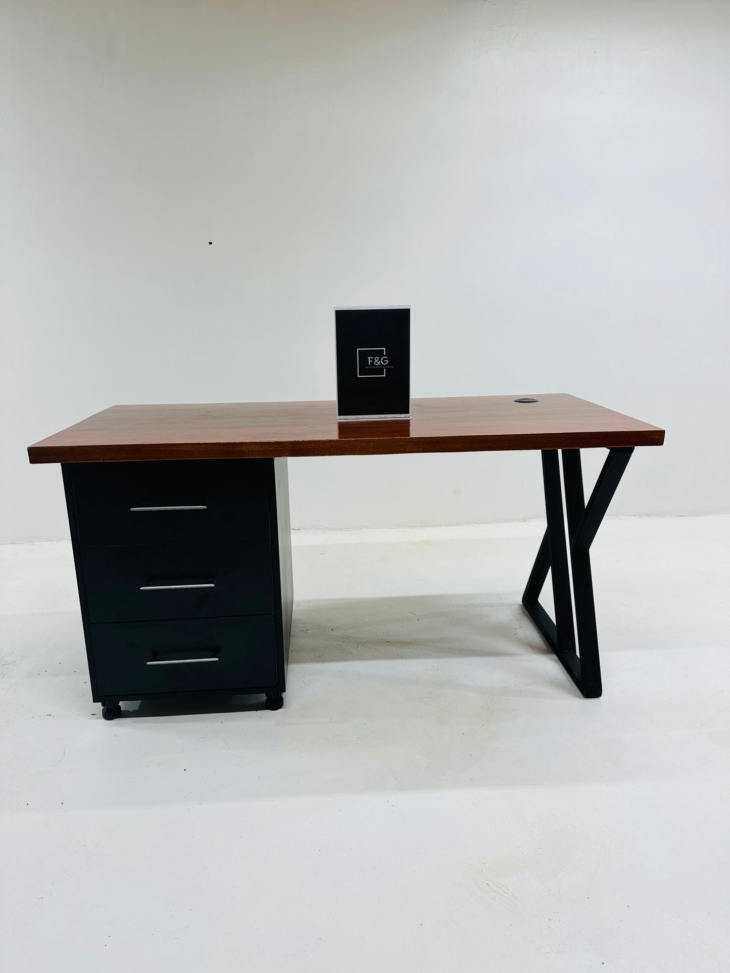 The Ekra Office Table