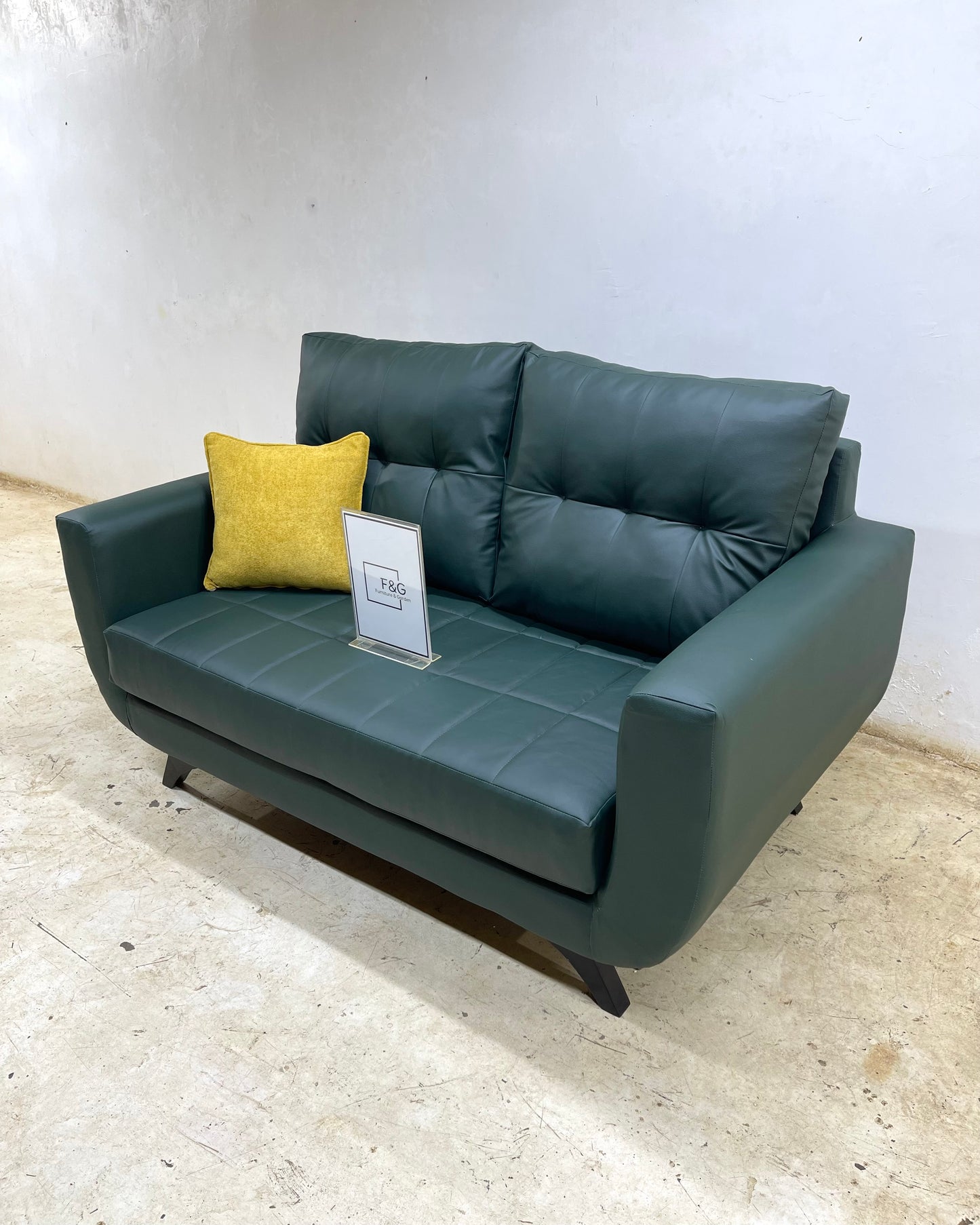The Pora Couch