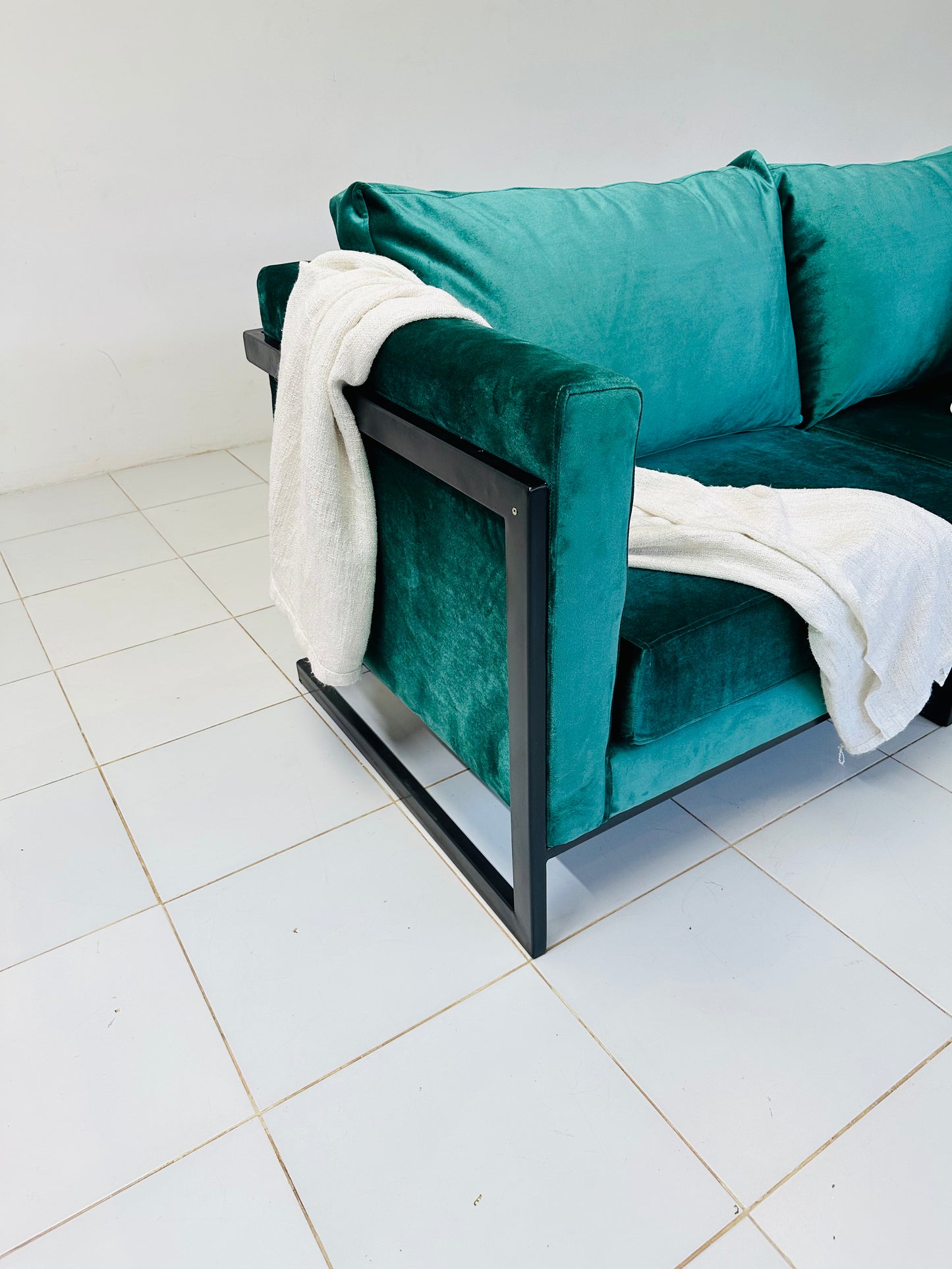 The Verdeluxe Sofa