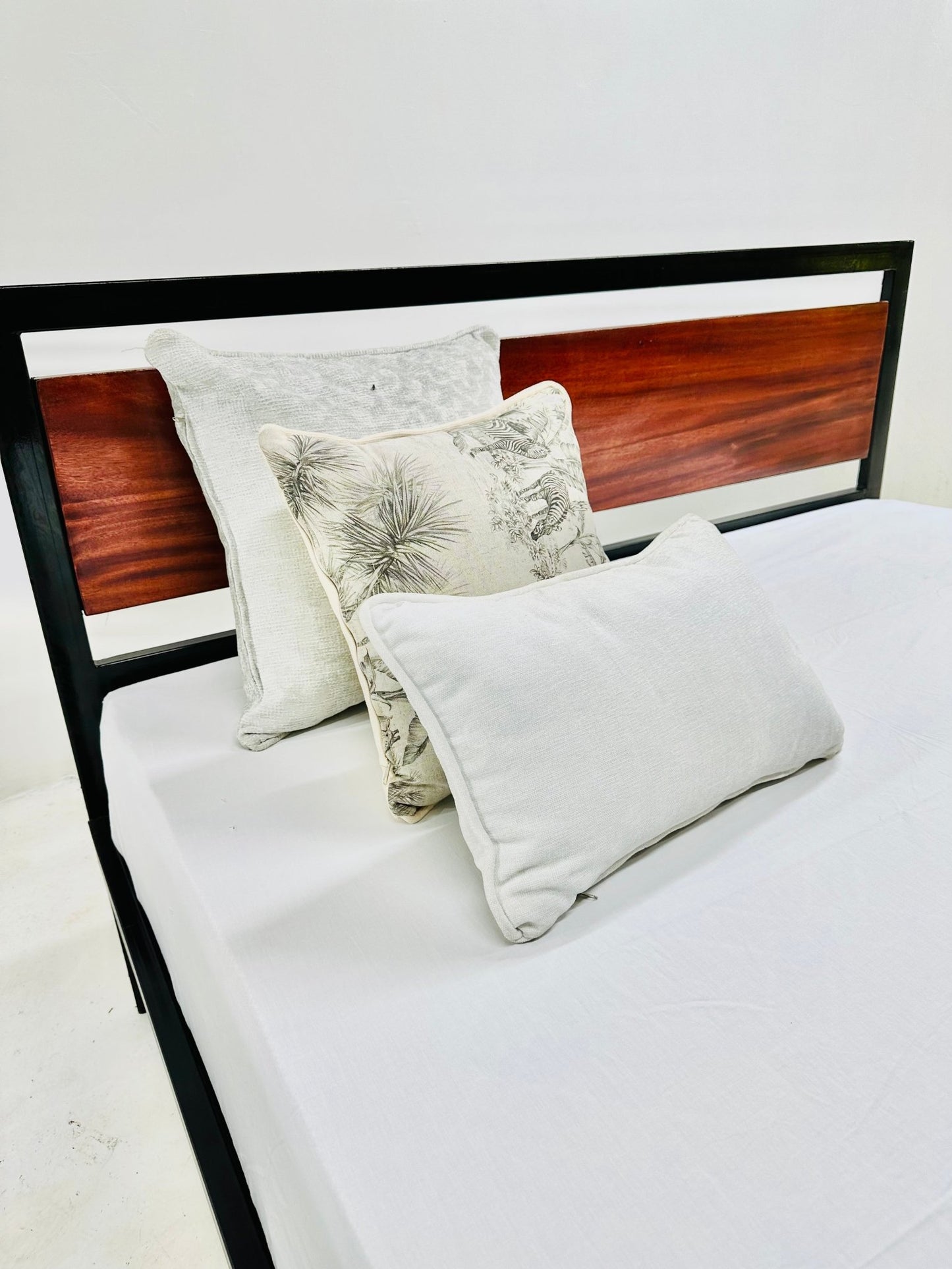 The Aurora Bed - Furniture & Garden