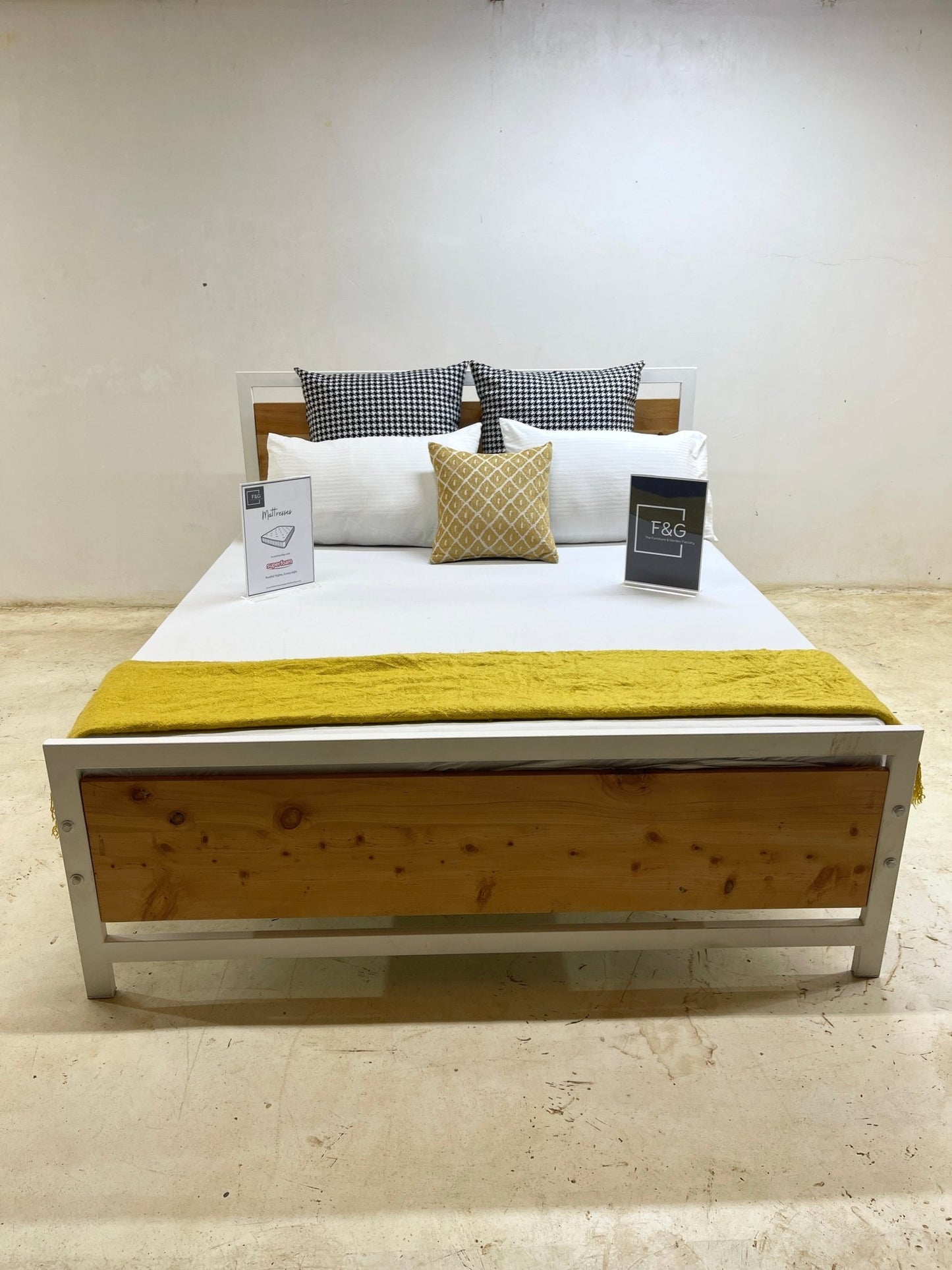 The Aurora Bed - Furniture & Garden