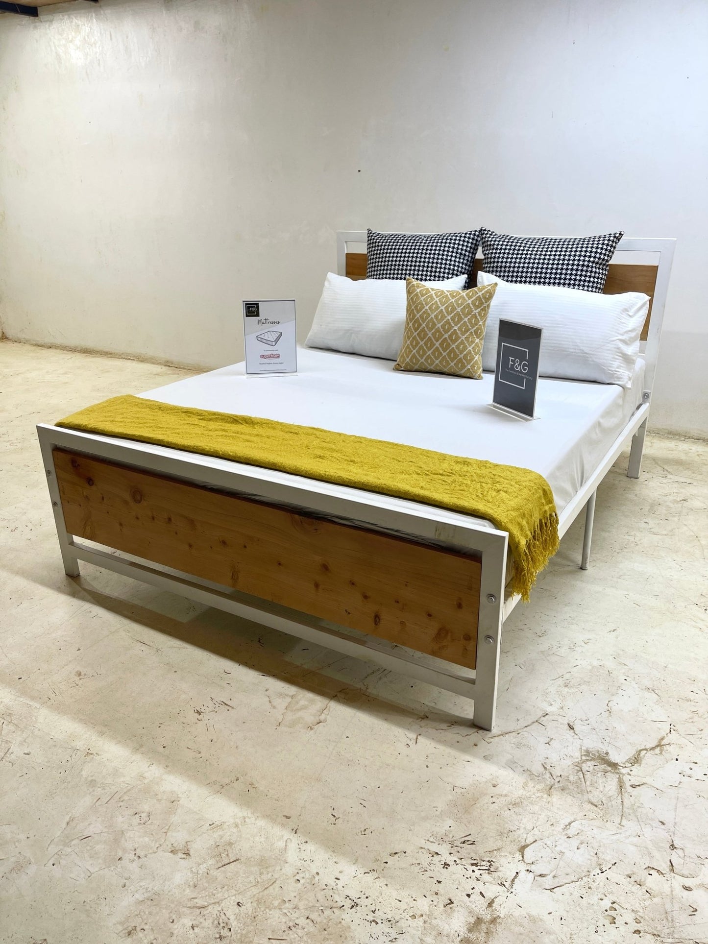 The Aurora Bed - Furniture & Garden