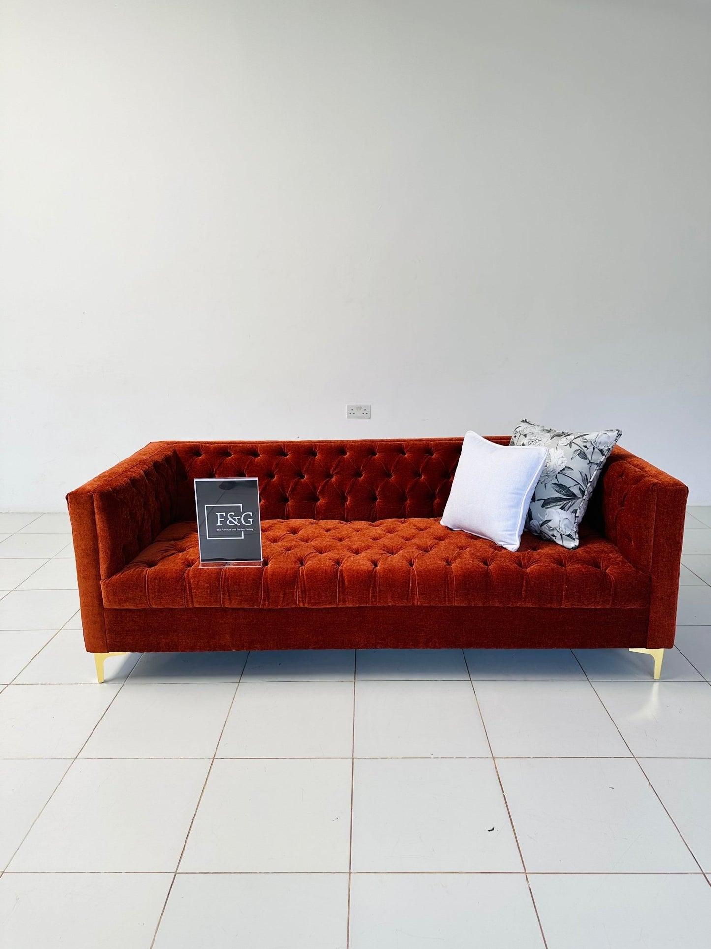 The Boxa Chesterfield Sofa - Furniture & Garden