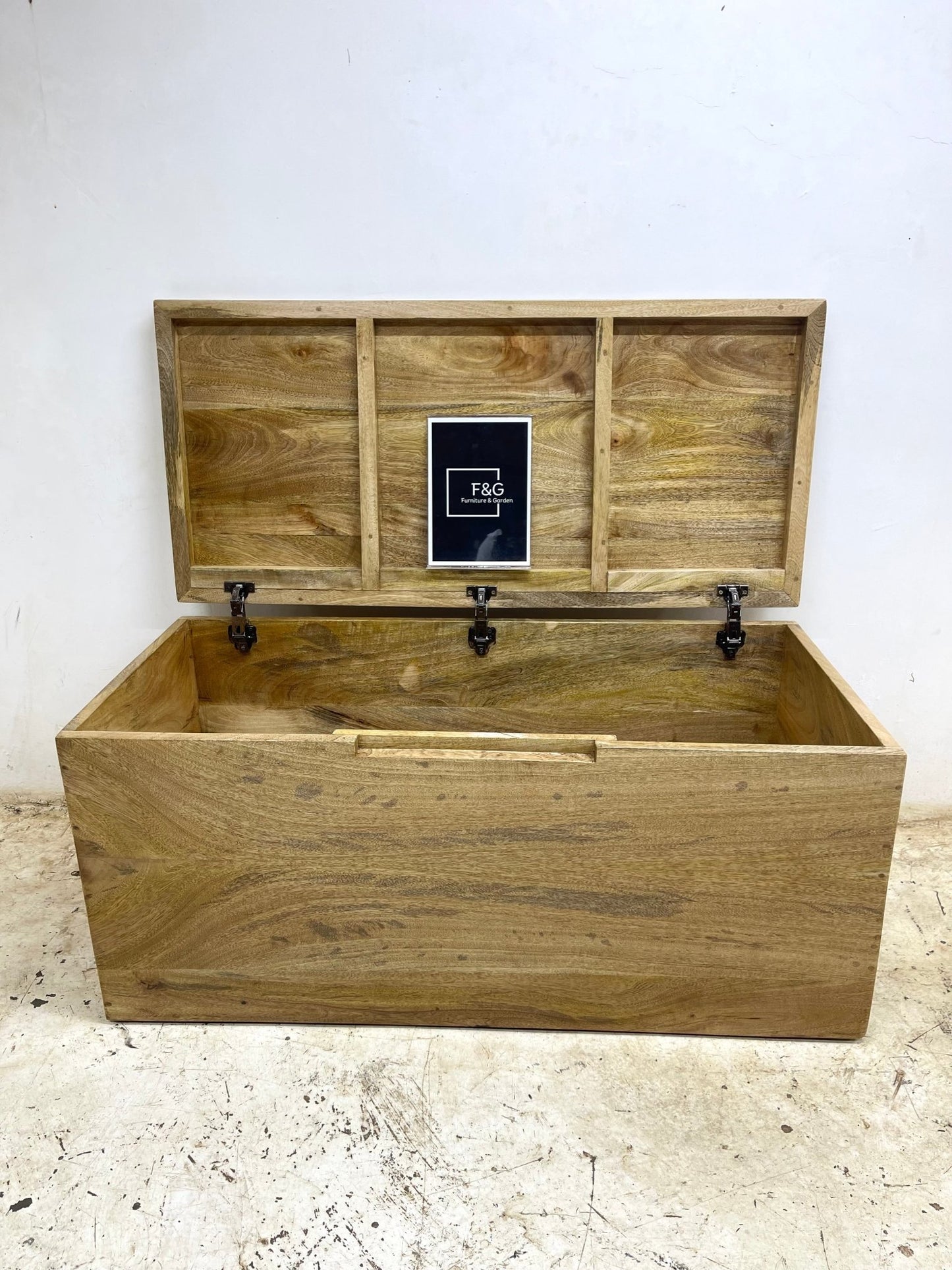 The Kura chest Console - Furniture & Garden