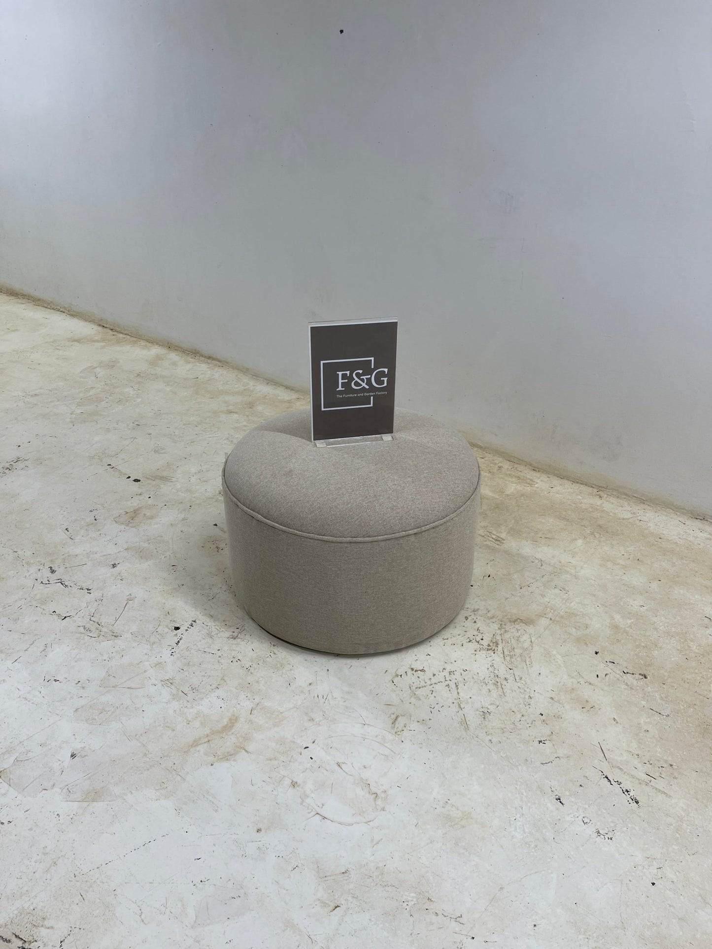 The Pod foot rest - Furniture & Garden