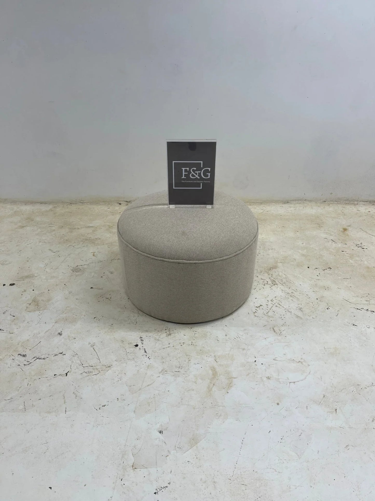 The Pod foot rest - Furniture & Garden