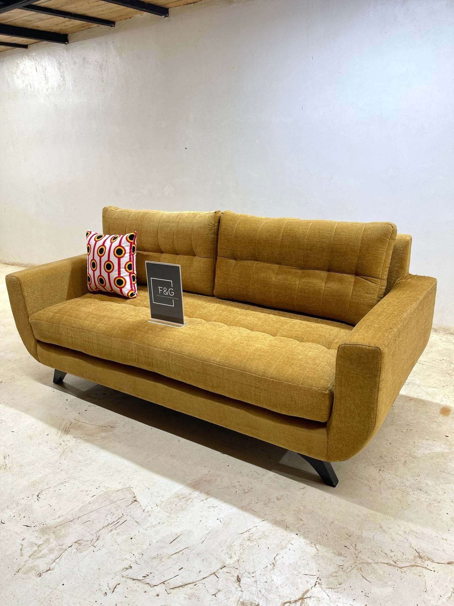 The Pora Couch - Furniture & Garden