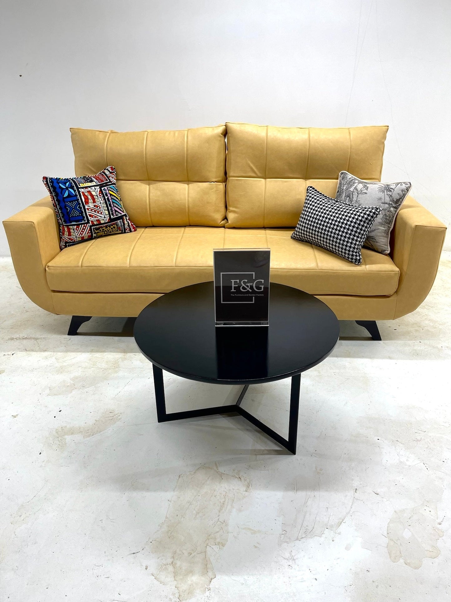 The Pora Couch - Furniture & Garden
