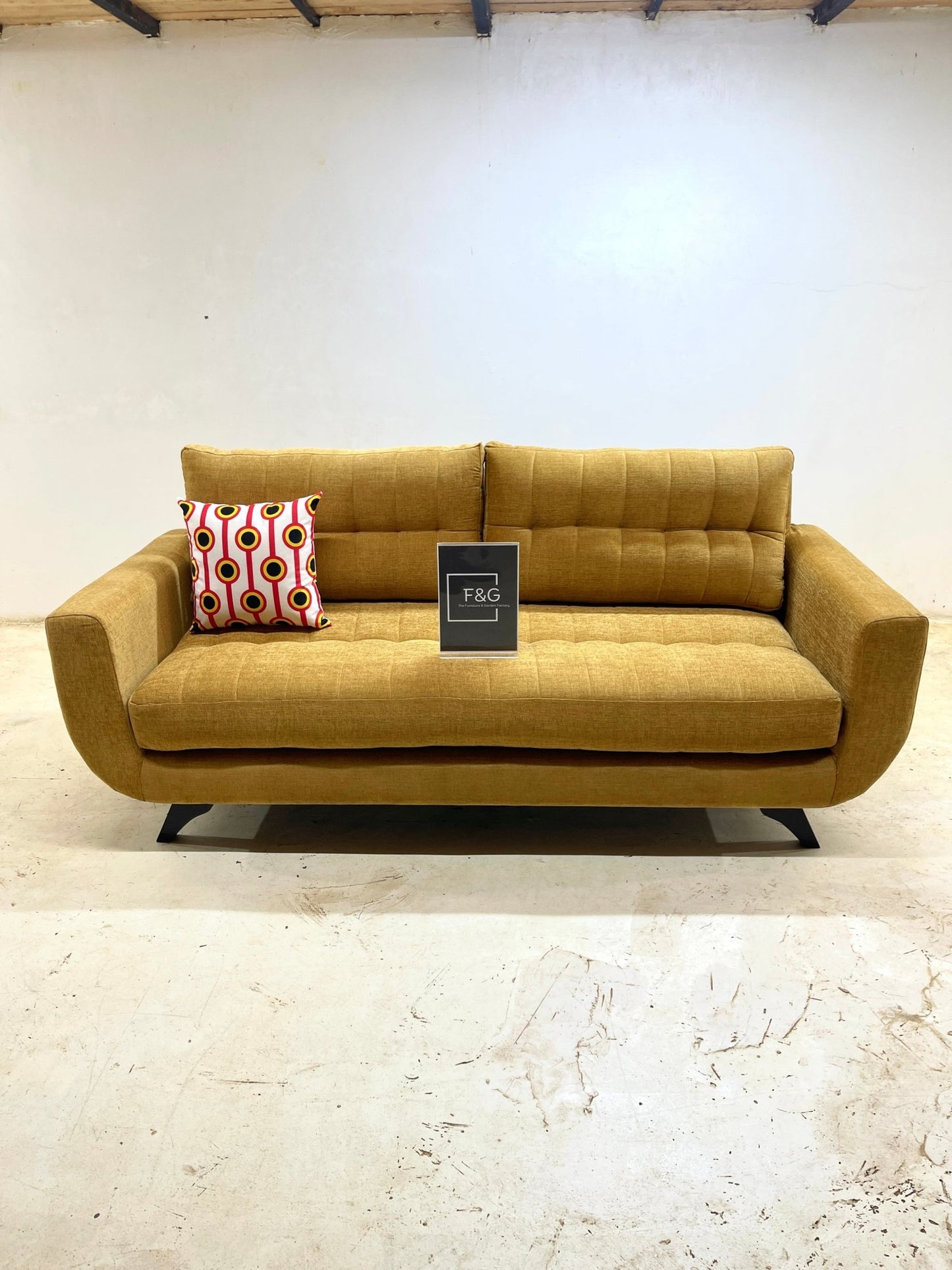 The Pora Couch - Furniture & Garden