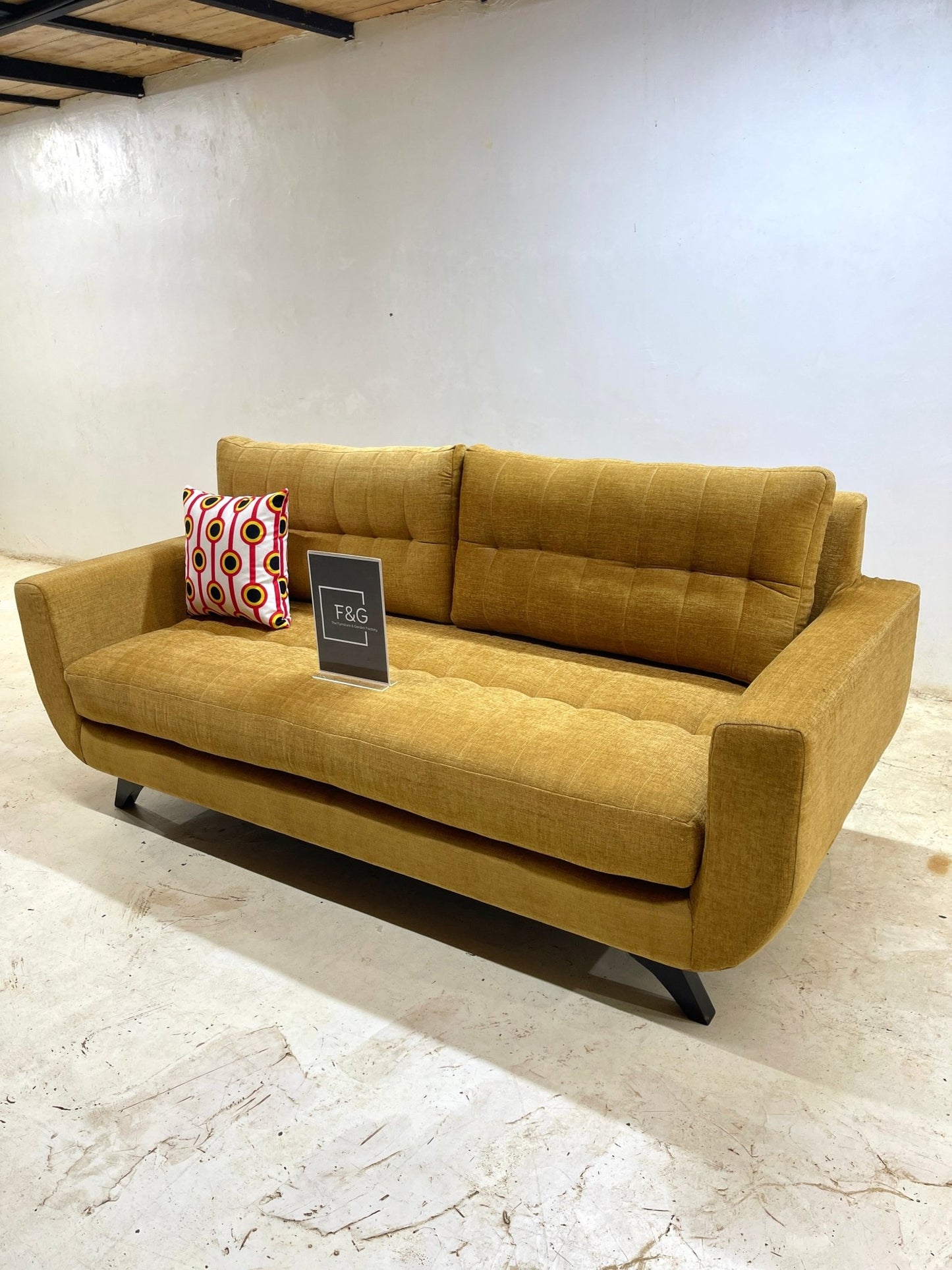 The Pora Couch - Furniture & Garden