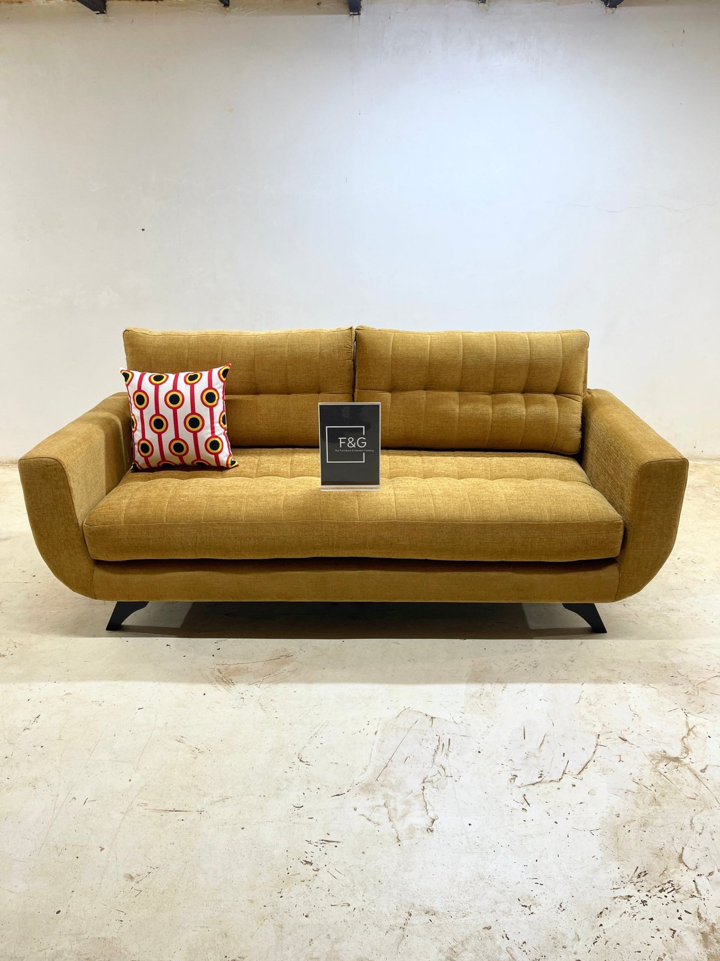 The Pora Couch - Furniture & Garden