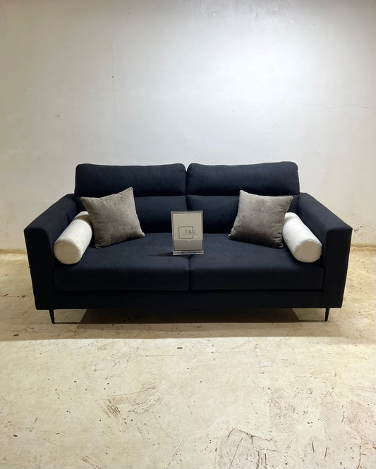 The Art of Contrast: When Simplicity Makes a Statement