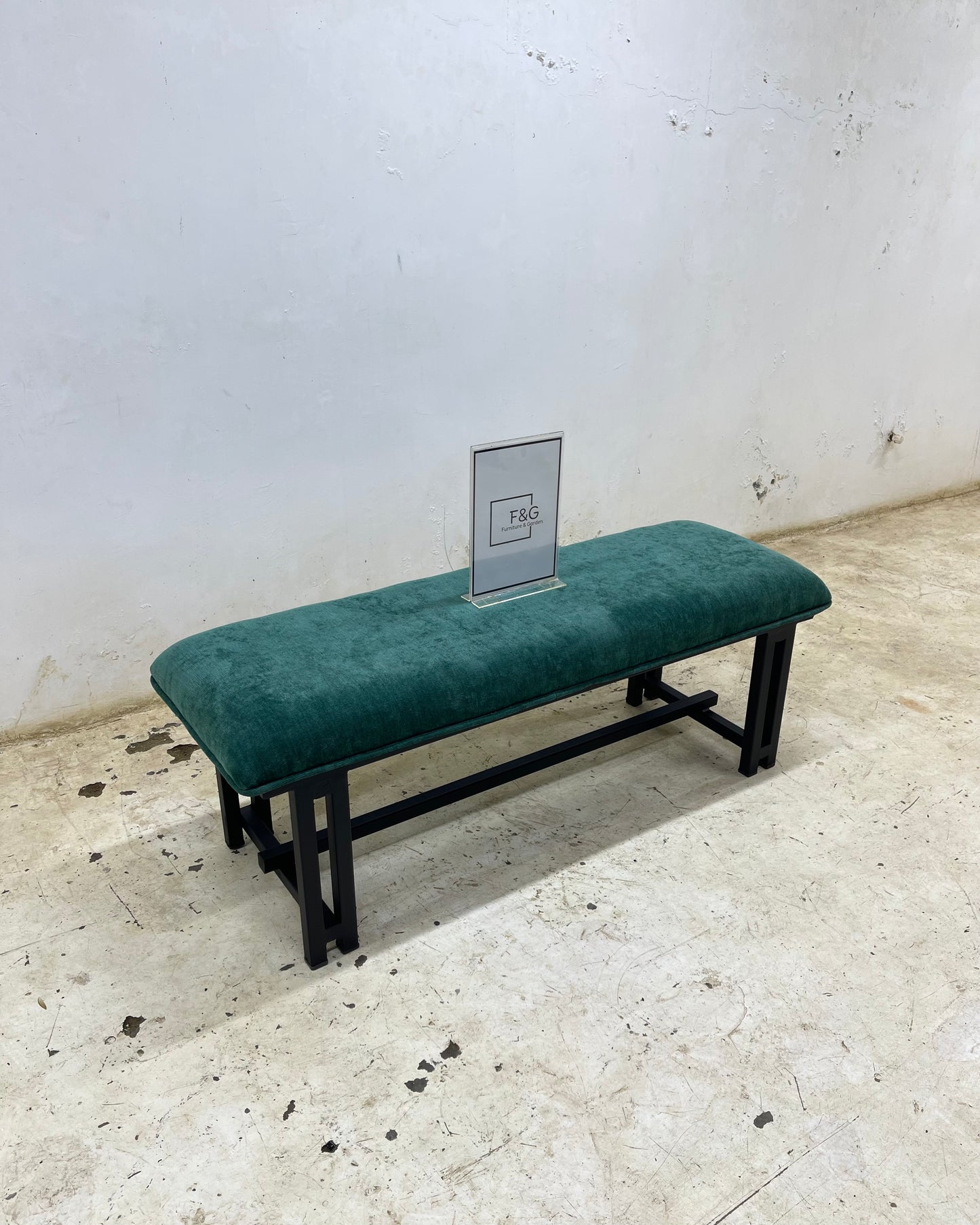 The Ezlyn Bench.