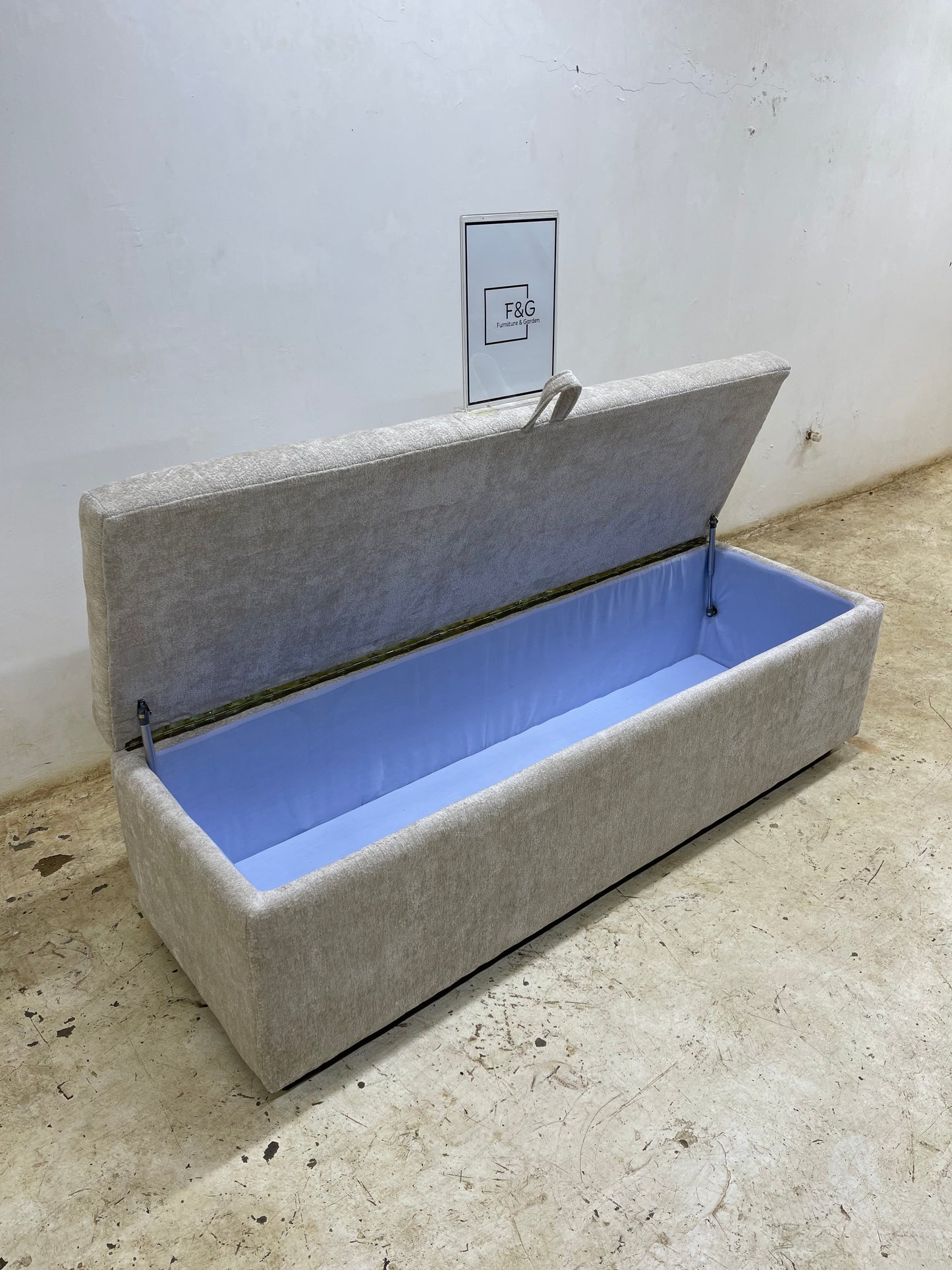 The Oslo Storage Bench.