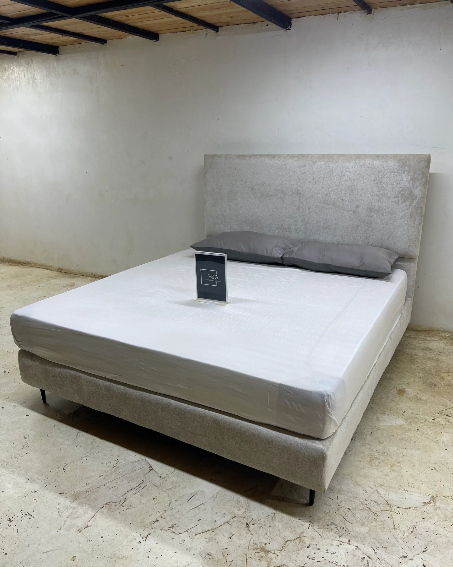 The Liora Bed