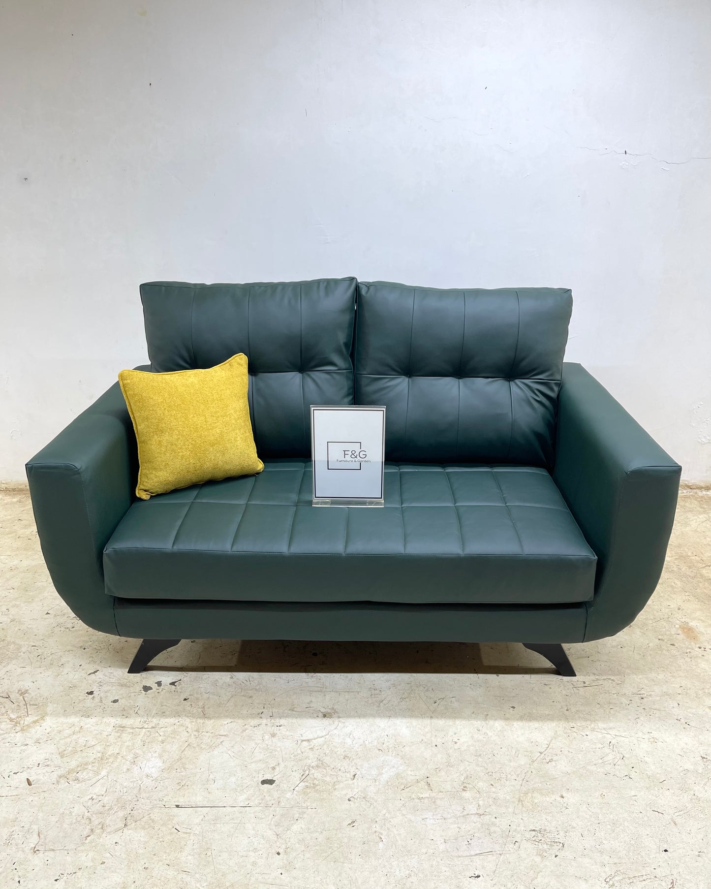 The Pora Couch