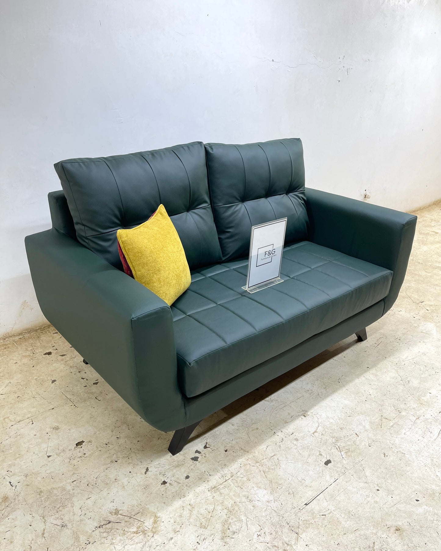 The Pora Couch