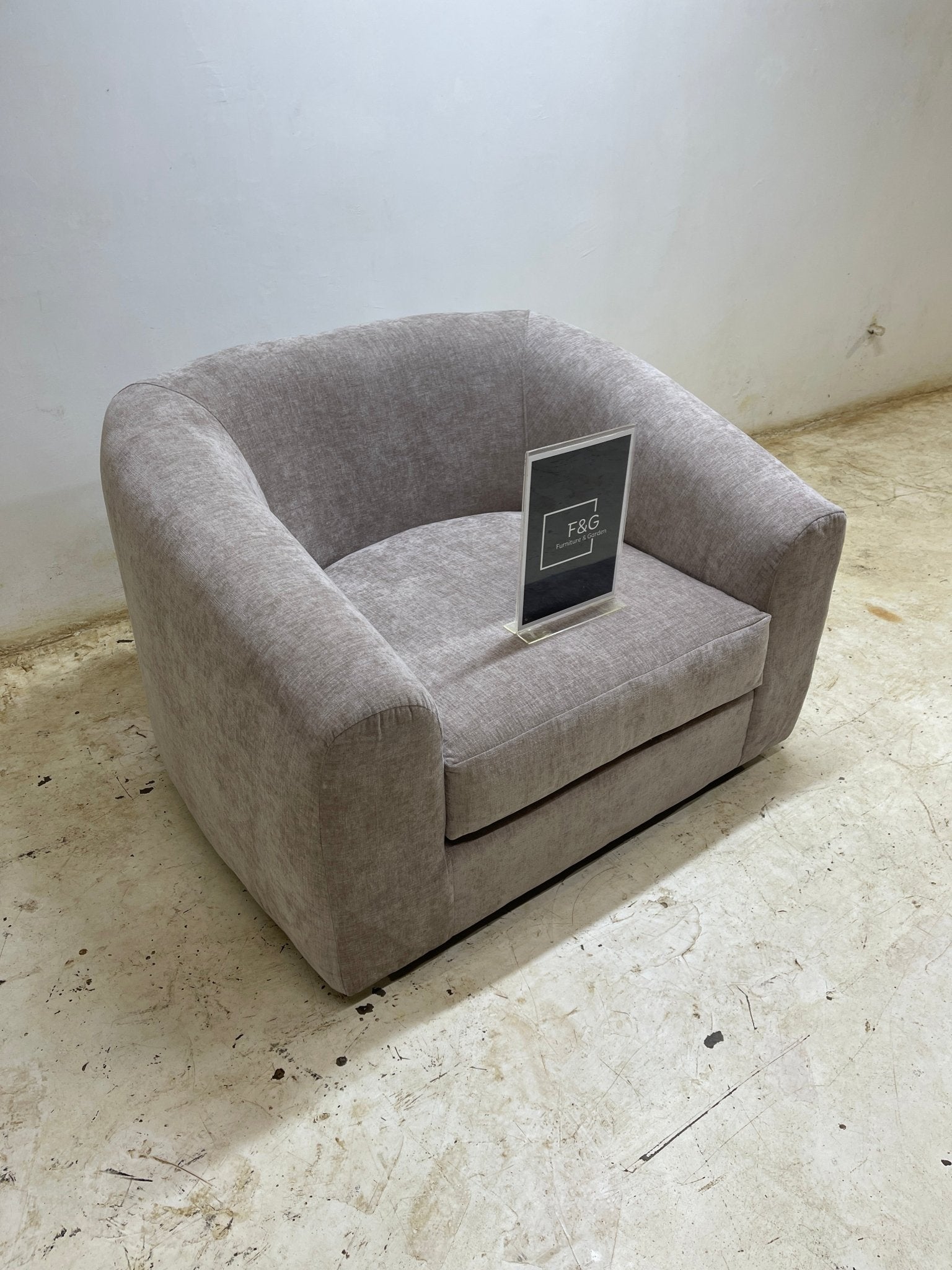 The Fiona Sofa - Furniture & Garden