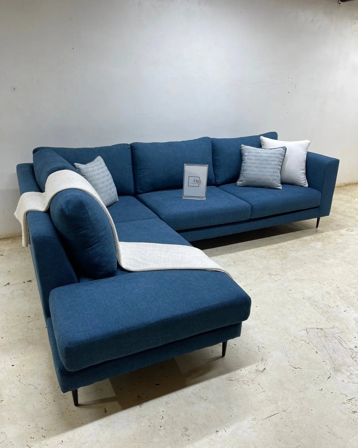 The Keanu Sectional Sofa - Furniture & Garden