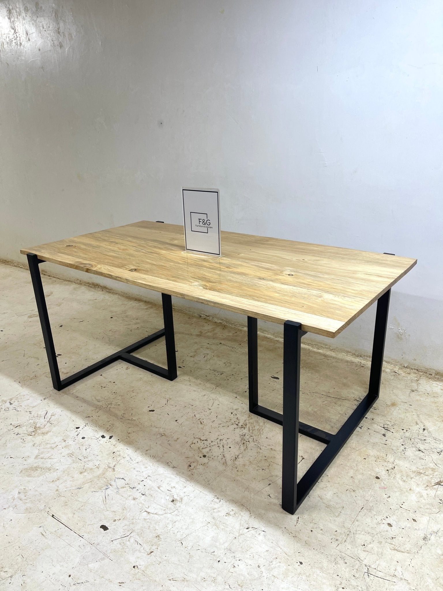 The Lily Dining Table - Furniture & Garden