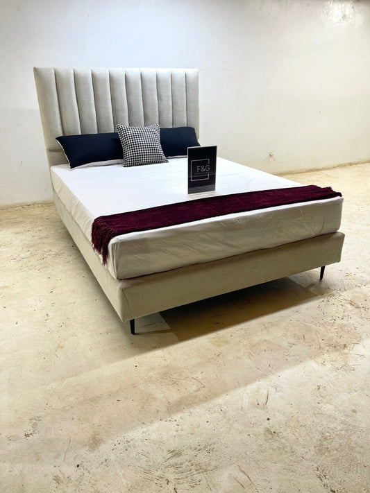 The Lyra Bed - Furniture & Garden