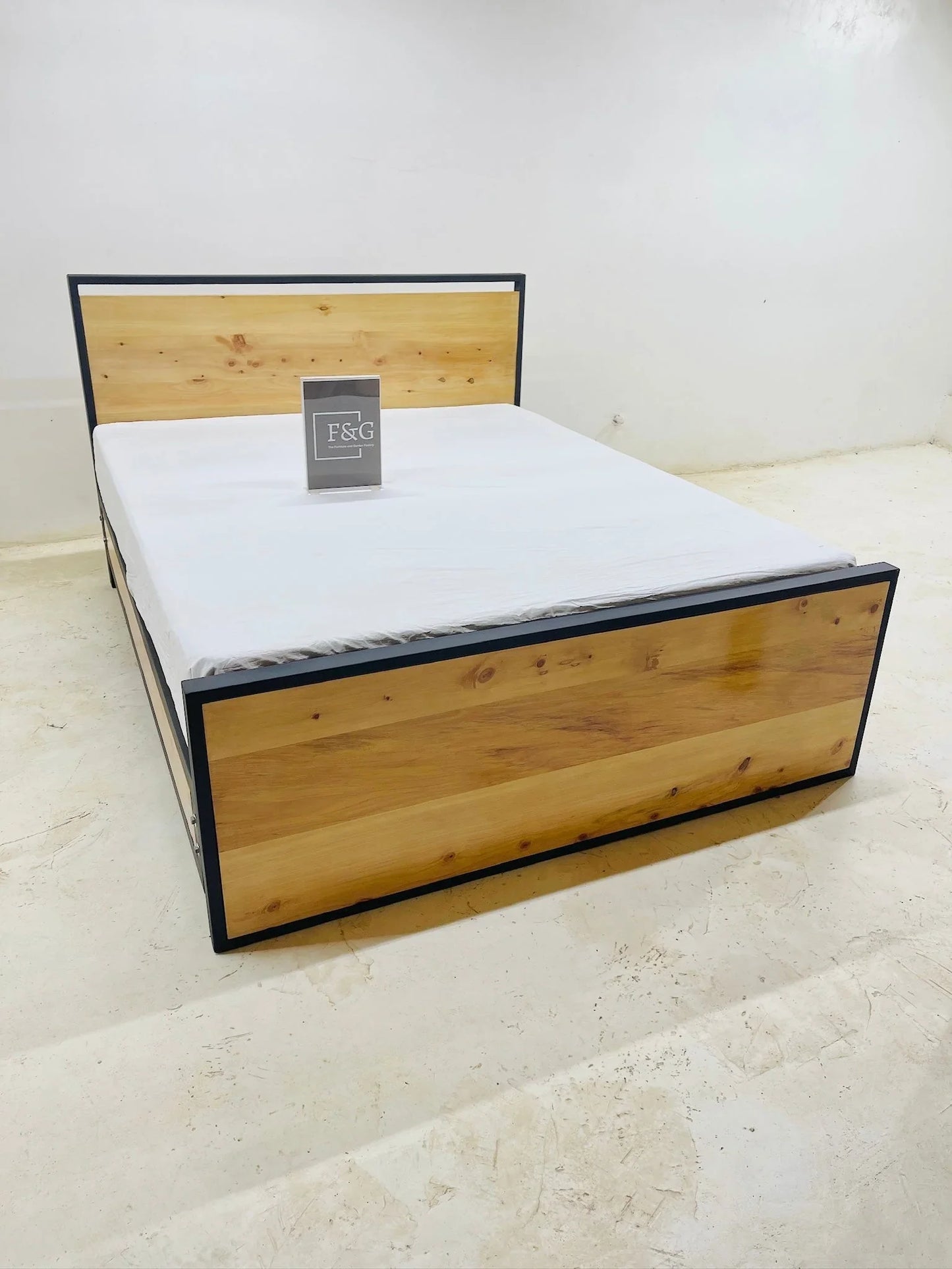 The Nestle Bed - Furniture & Garden