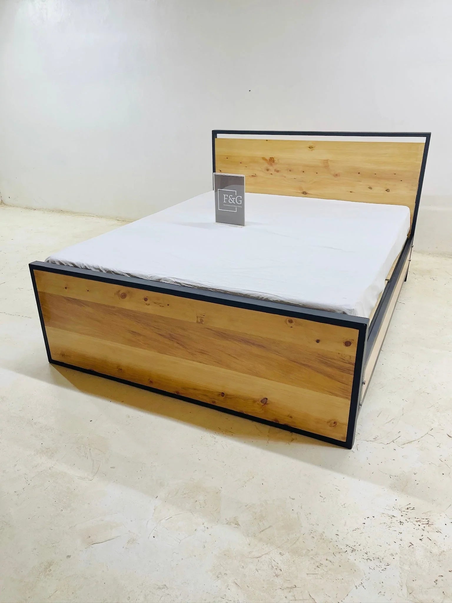 The Nestle Bed - Furniture & Garden