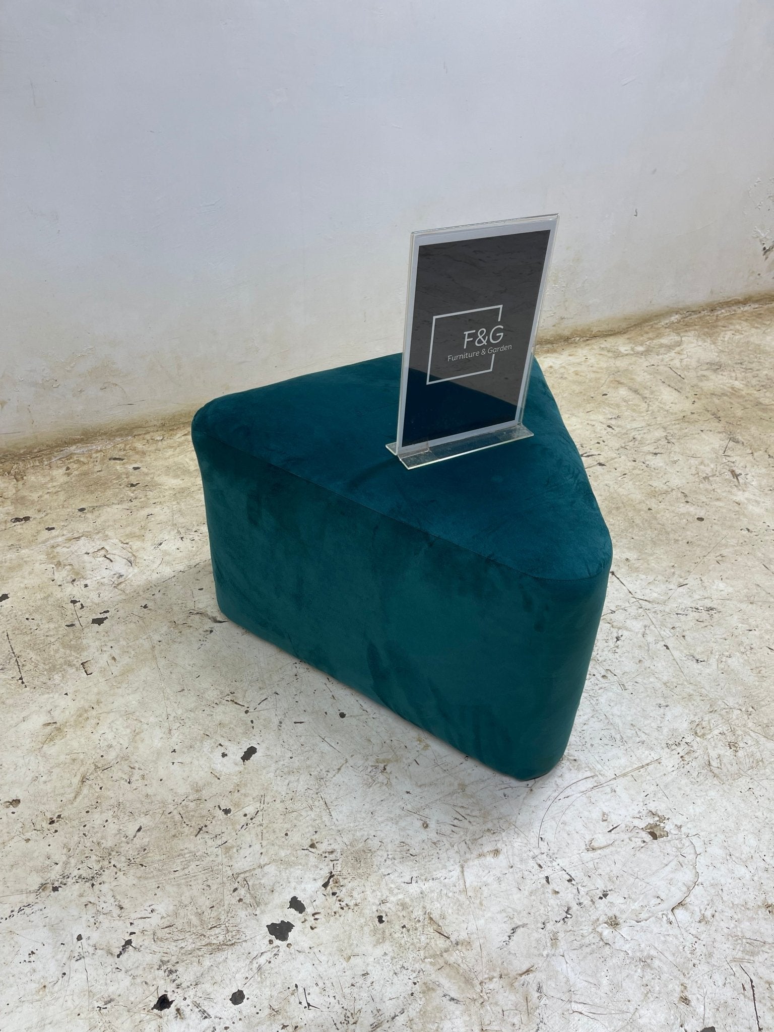 The Trine Ottoman - Furniture & Garden