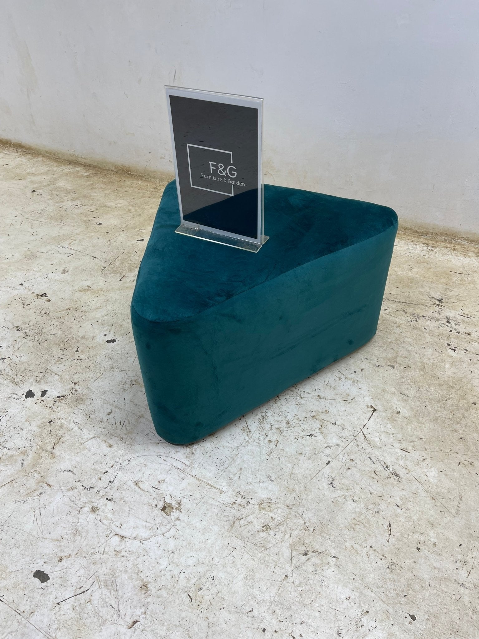 The Trine Ottoman - Furniture & Garden