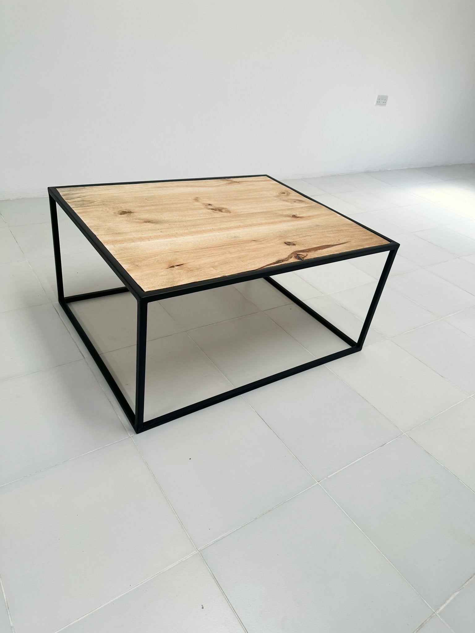 The Pine Coffee table - Furniture & Garden